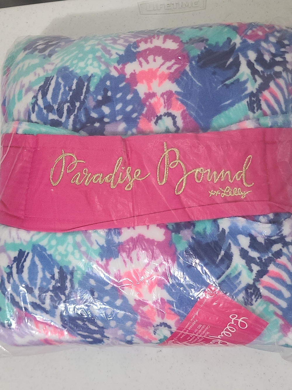 NIP Lilly Pulitzer Paradise Bound Travel Blanket Roll Up Fleece Throw New